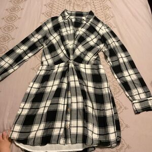Abercrombie & Fitch Black and White Plaid Long Sleeve Dress